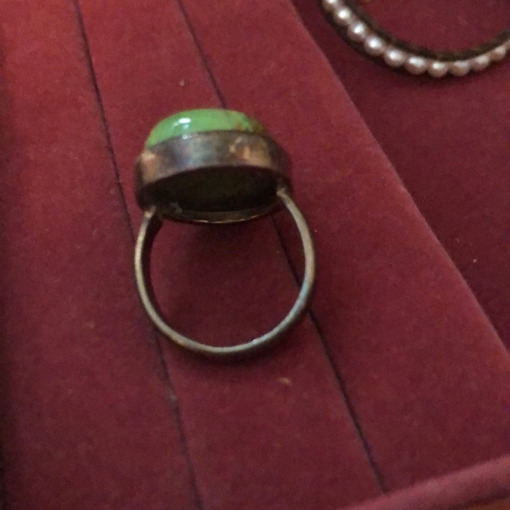 Green stone ring - Picture 2 of 2